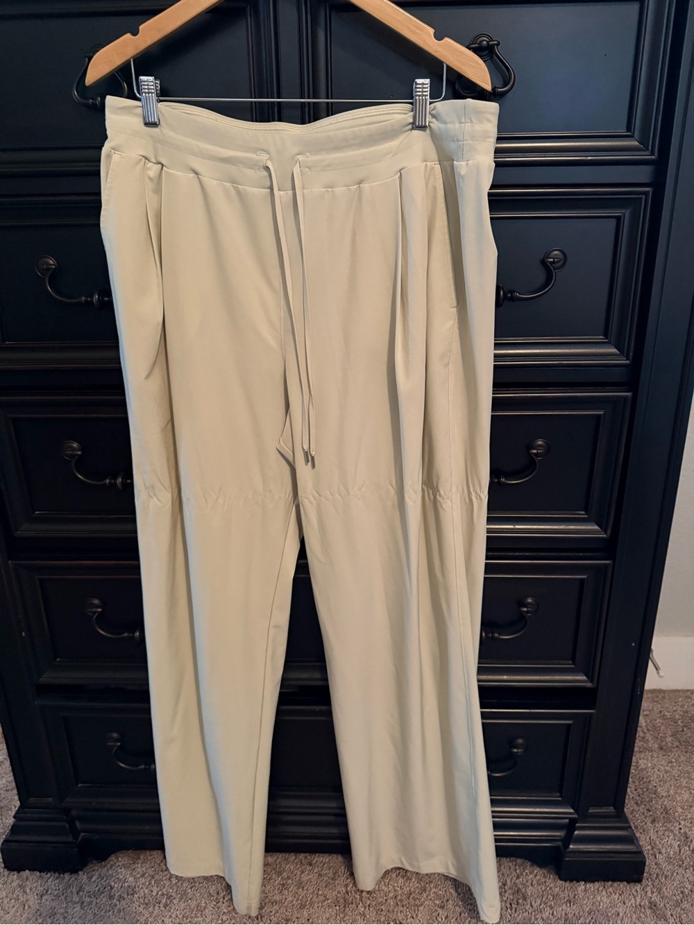 CALIA by Carrie Underwood Light Beige Wide-Leg Drawstring Pants